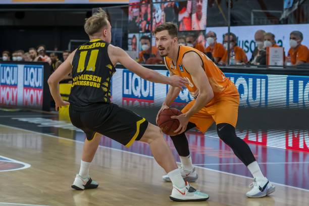 伤员白领 伤员白领