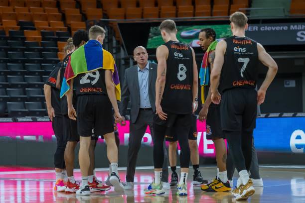 加充满魅力 加充满魅力